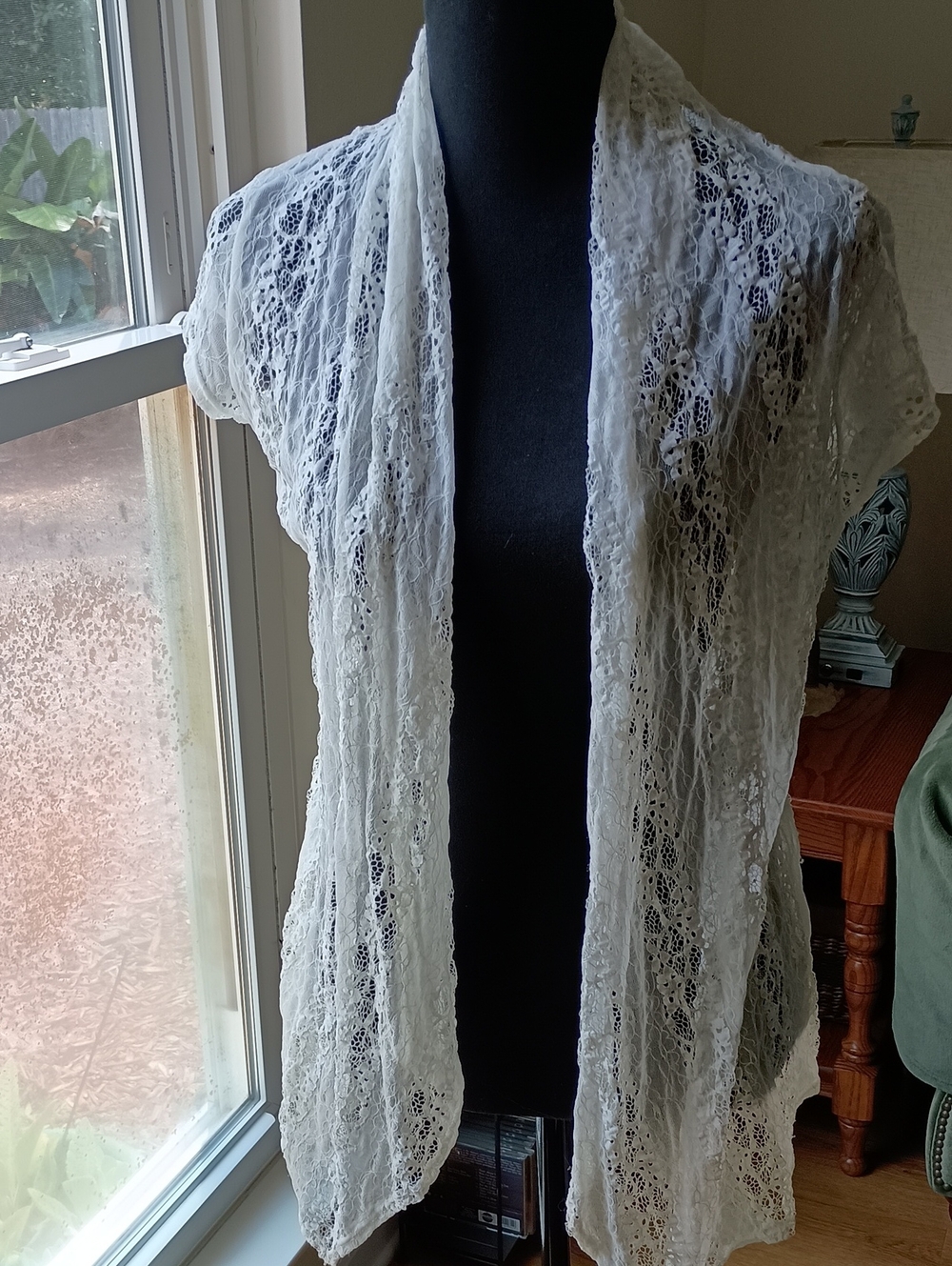 Brittany Black White Lace Open-Front Shrug